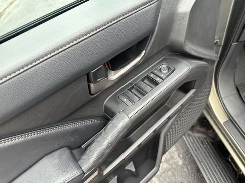 Used 2025 Toyota Tacoma 4x4 Double Cab image 14