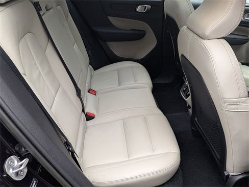 Certified 2023 Volvo XC40 B5 Plus w/ Protection Package Premier image 26