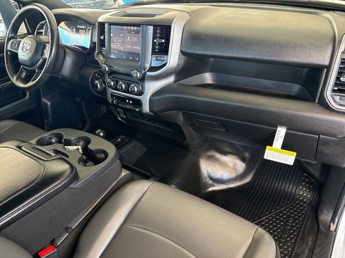 Used 2024 RAM 2500 Tradesman w/ Chrome Appearance Group AWD/4WD image 18