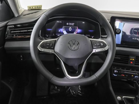 Used 2026 Volkswagen Jetta SE FWD image 23