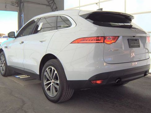 Used 2020 Jaguar F-PACE Premium image 8