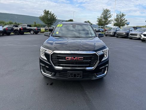 Used 2023 GMC Terrain SLE w/ Driver Convenience Package AWD/4WD image 2