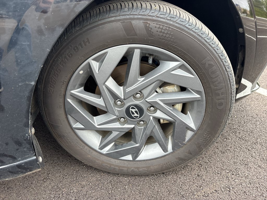 Used 2025 Hyundai Elantra Hybrid FWD image 15