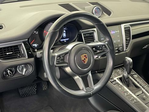 Used 2018 Porsche Macan S AWD/4WD image 4