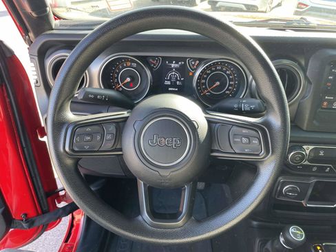 Used 2023 Jeep Gladiator Sport image 14