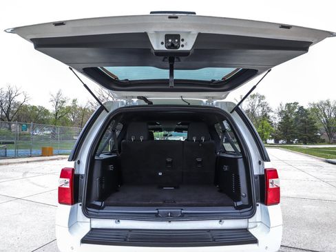 Used 2017 Ford Expedition EL XLT image 18