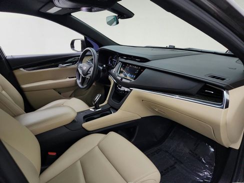 Used 2019 Cadillac XT5 FWD image 28