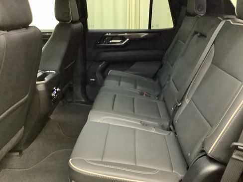 Used 2025 GMC Yukon Elevation image 29