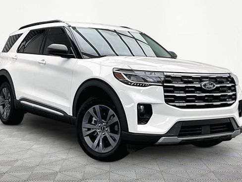 Used 2025 Ford Explorer Active w/ Active Comfort Package AWD/4WD image 12