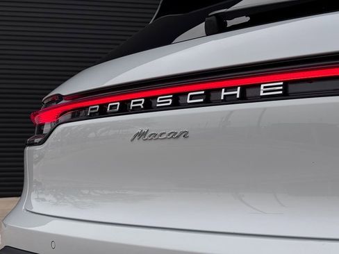 Certified 2026 Porsche Macan image 26