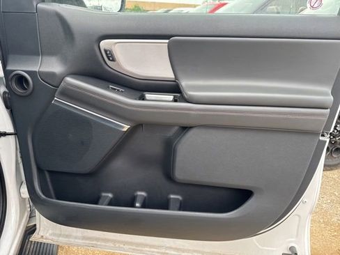 Used 2025 Ford Expedition Active AWD/4WD image 12