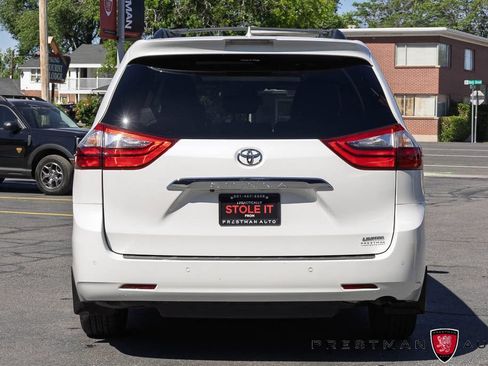Used 2020 Toyota Sienna Limited FWD image 20