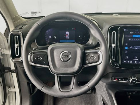 Used 2024 Volvo XC40 B5 Plus w/ Climate Package AWD/4WD image 18