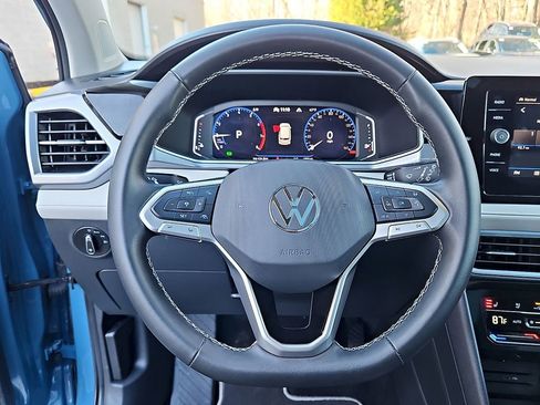Certified 2025 Volkswagen Taos SEL image 22