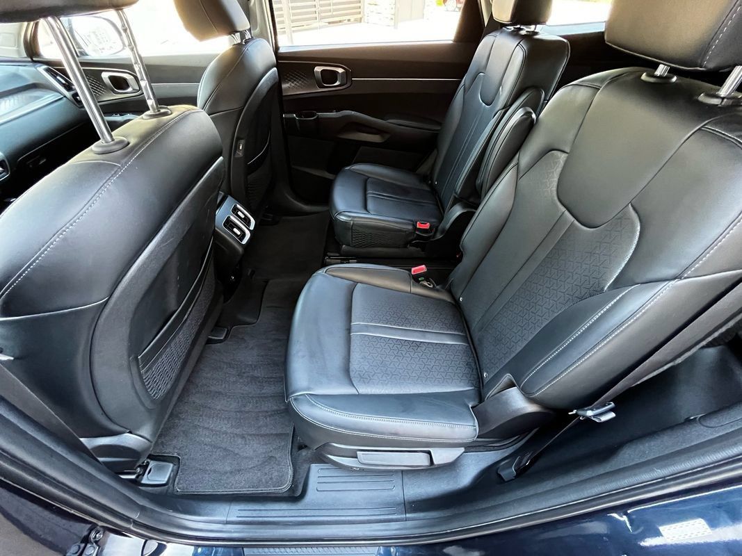 Used 2024 Kia Sorento EX AWD/4WD image 17