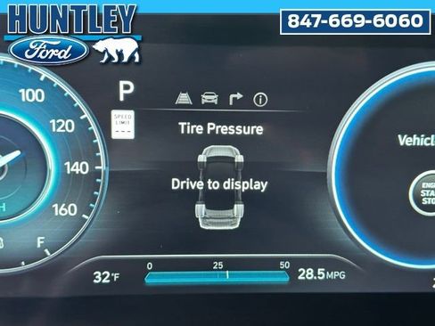 Used 2024 Hyundai Elantra SEL image 31