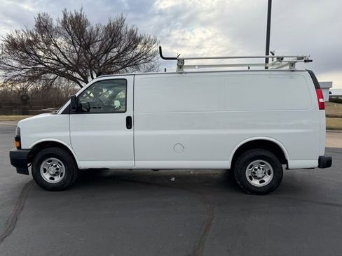 Used 2019 Chevrolet Express 2500 w/ Driver Convenience Package image 4