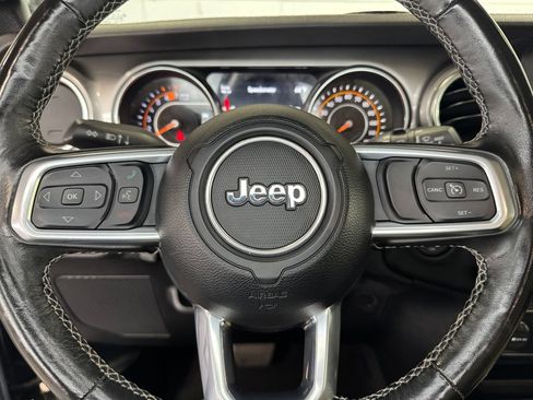Used 2021 Jeep Wrangler Unlimited Sahara w/ LED Lighting Group AWD/4WD image 13