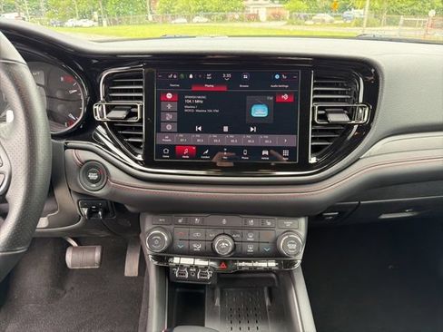 Used 2025 Dodge Durango GT AWD/4WD image 17