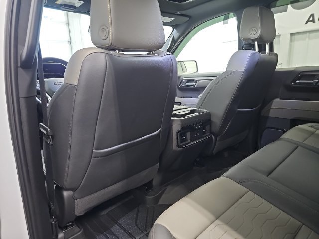 Used 2025 Chevrolet Silverado 1500 ZR2 w/ Technology Package AWD/4WD image 34