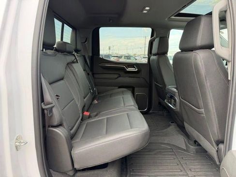 Used 2024 GMC Sierra 1500 SLT image 15