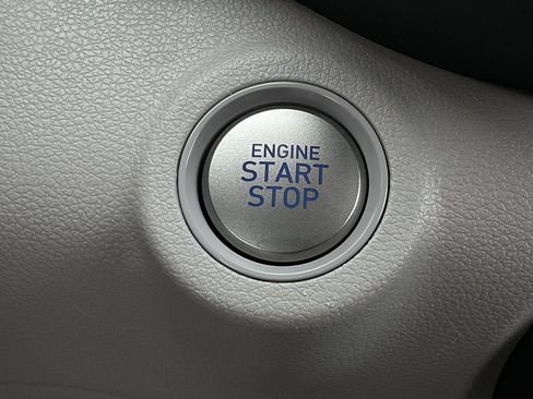 Certified 2025 Hyundai Venue SEL FWD image 37