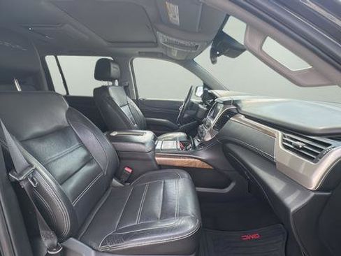 Used 2018 GMC Yukon XL Denali w/ Open Road Package RWD image 18