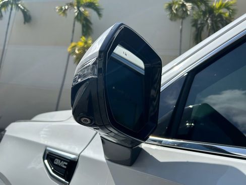 Used 2022 GMC Yukon Denali image 31