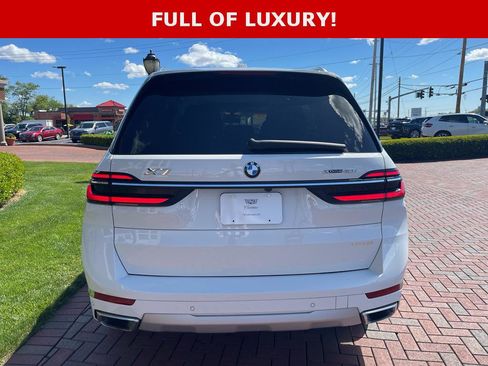 Used 2025 BMW X7 xDrive40i AWD/4WD image 10