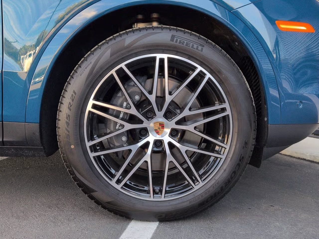 Certified 2026 Porsche Cayenne AWD/4WD image 12