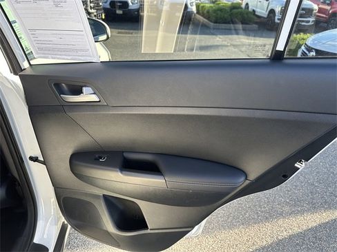 Used 2020 Kia Sportage LX image 39