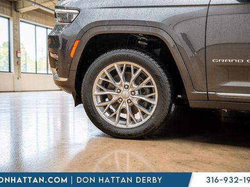Used 2021 Jeep Grand Cherokee L Summit w/ Advanced Protech Group IV AWD/4WD image 37