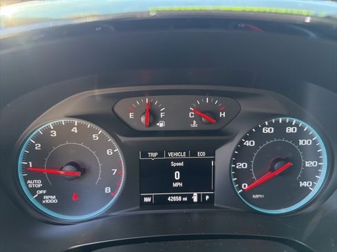 Used 2020 Chevrolet Traverse LT image 22