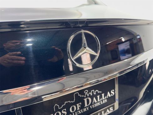 Used 2017 Mercedes-Benz E 300 image 21