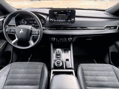 Used 2023 Mitsubishi Outlander SE Black Edition FWD image 10