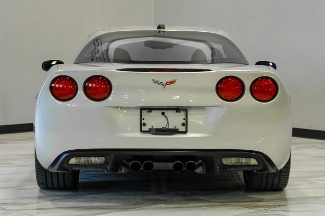 Used 2005 Chevrolet Corvette Coupe w/ Preferred Equipment Group RWD image 14