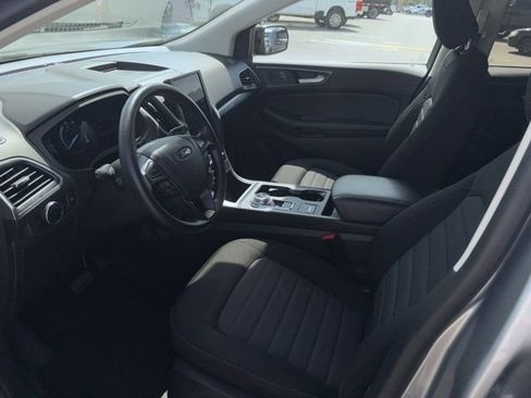 Used 2024 Ford Edge SE w/ Black Appearance Package image 9