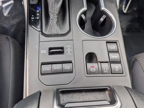 Used 2023 Toyota Highlander LE image 12