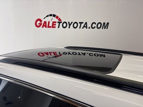 Used 2024 Jeep Grand Cherokee Limited image 4