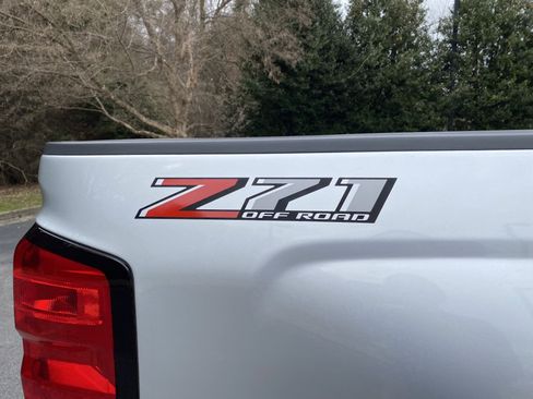 Used 2018 Chevrolet Silverado 1500 LT w/ All Star Edition image 39