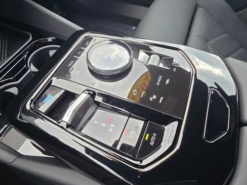 Used 2026 BMW i5 eDrive40 w/ M Sport Package image 31