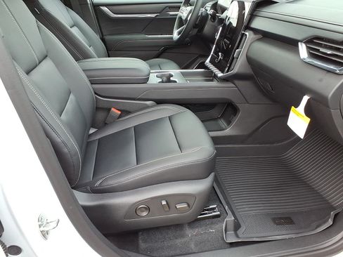 New 2026 GMC Acadia Elevation w/ Black Edition AWD/4WD image 8