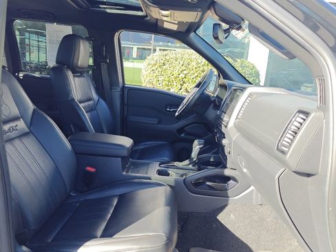 Used 2022 Nissan Frontier PRO-4X w/ Pro-4X Premium Package image 28