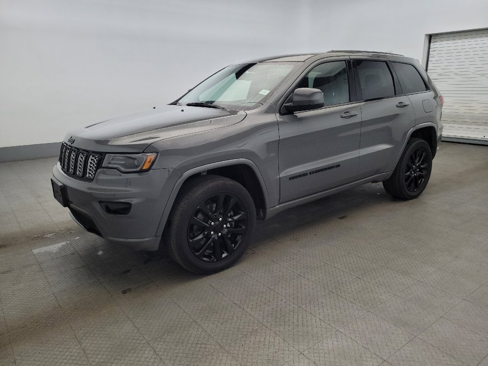 Used 2022 Jeep Grand Cherokee Laredo X AWD/4WD image 2
