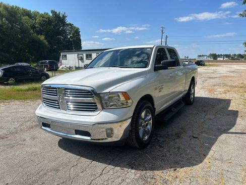 Used 2019 RAM 1500 Big Horn RWD image 3