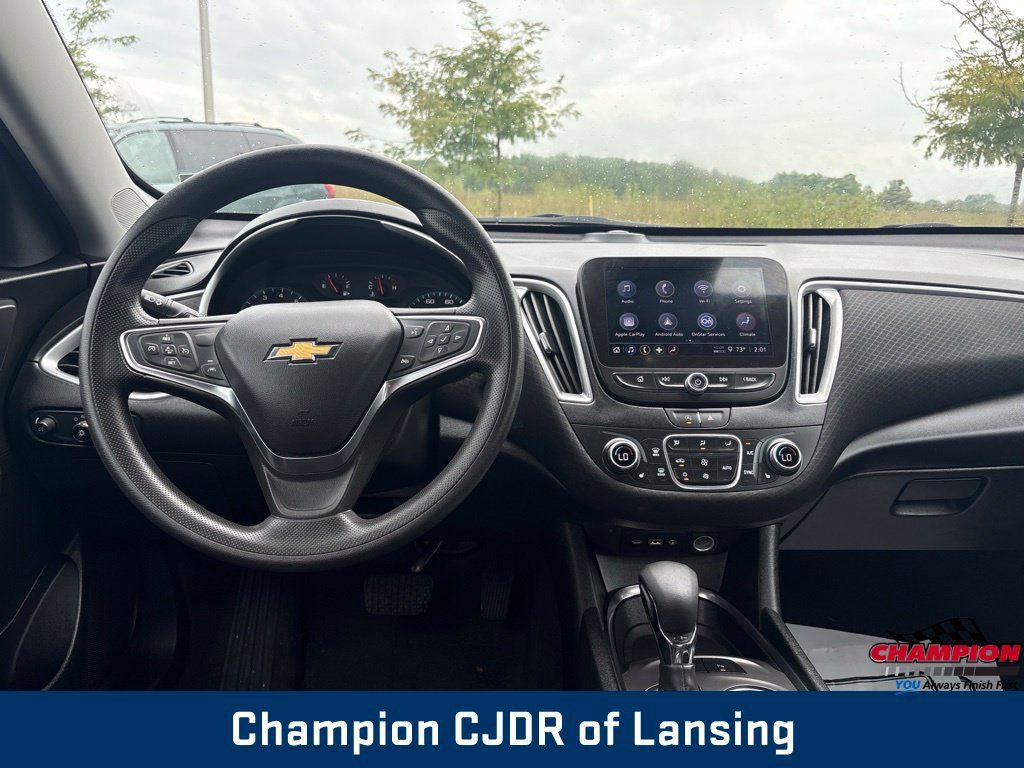 Used 2024 Chevrolet Malibu LT FWD image 2
