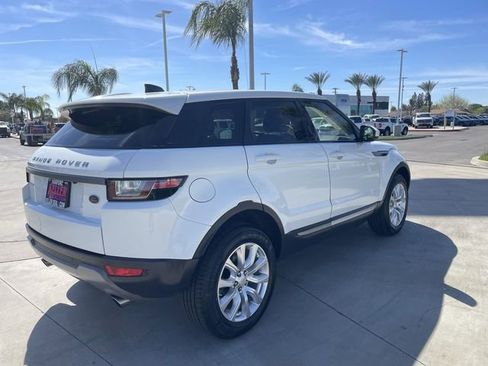 Used 2018 Land Rover Range Rover Evoque SE image 8