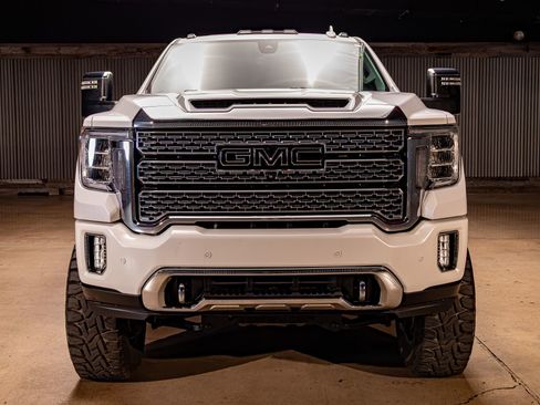 Used 2022 GMC Sierra 3500 Denali w/ Denali Ultimate Package image 2