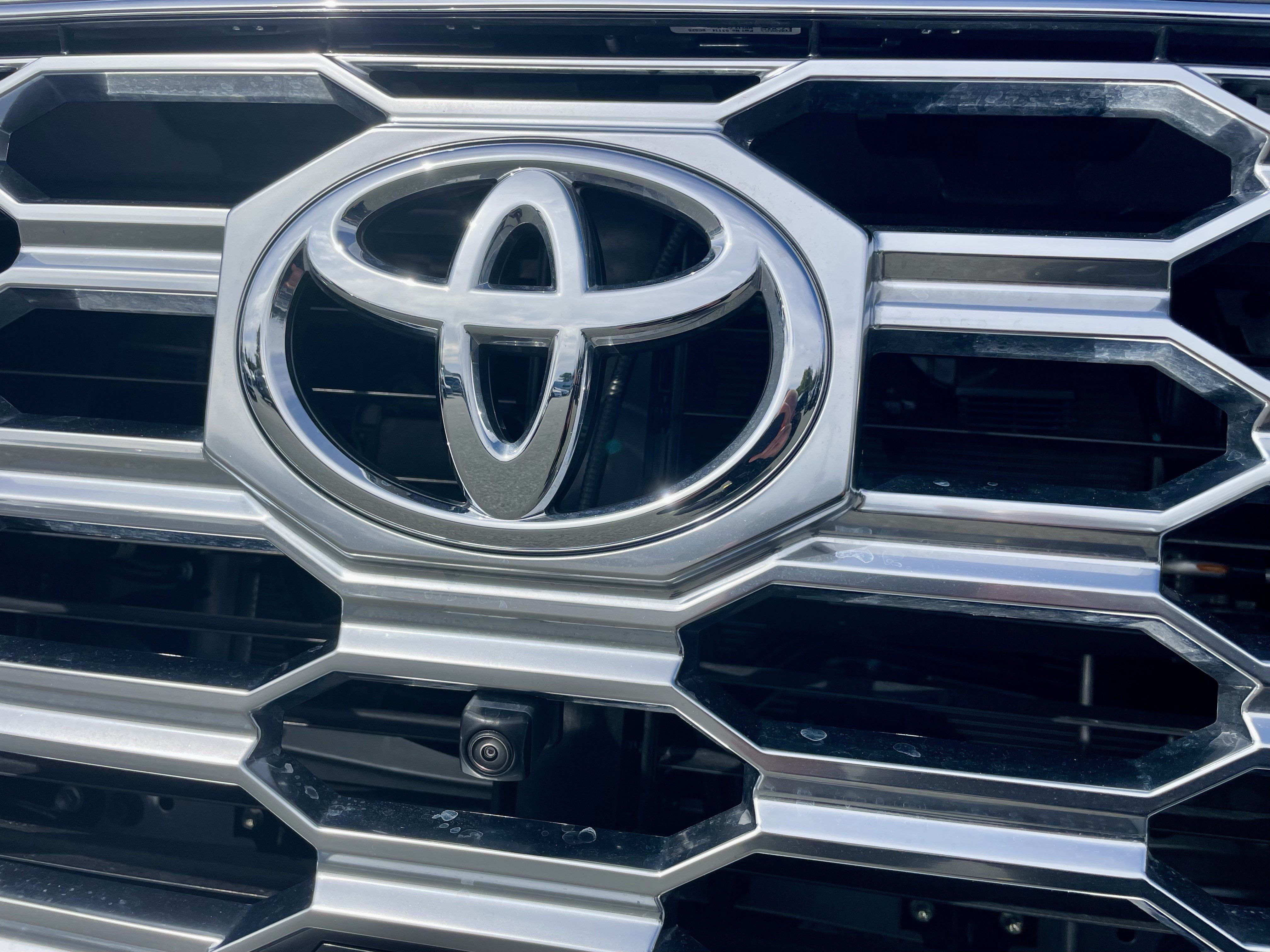 Used 2026 Toyota Sequoia Capstone AWD/4WD image 33