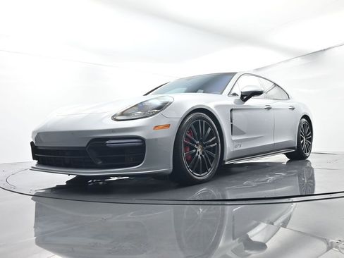 Used 2020 Porsche Panamera GTS image 33